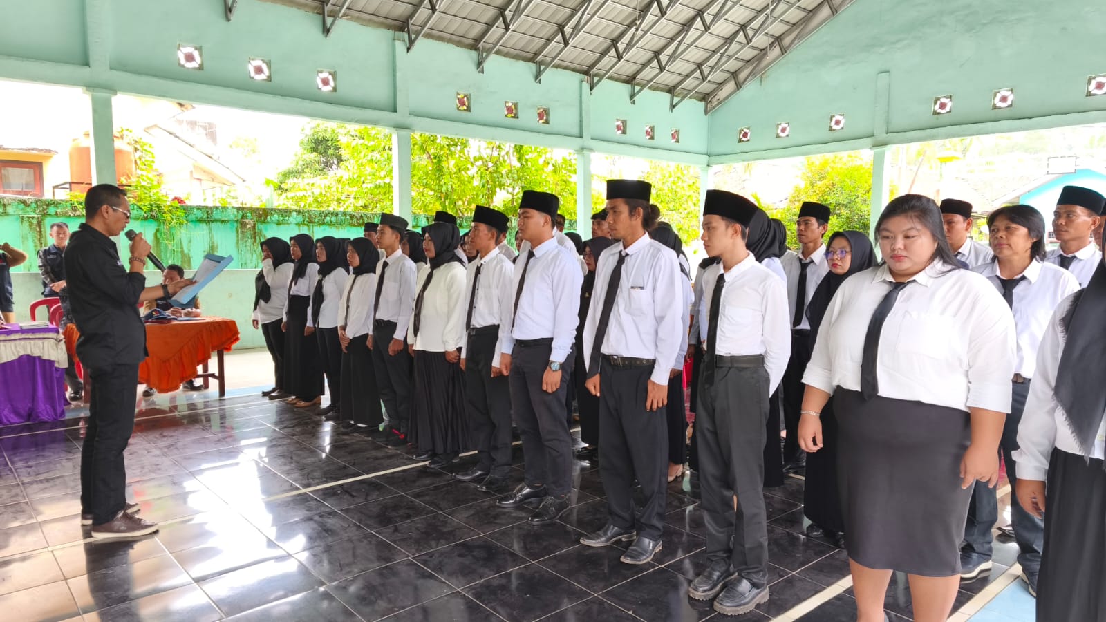 Pelantikan Pengawas TPS Pilkada 2024