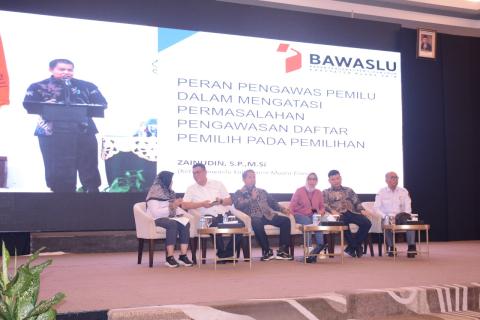 Pengisian materi oleh Ketua Bawaslu Kab. Muara Enim